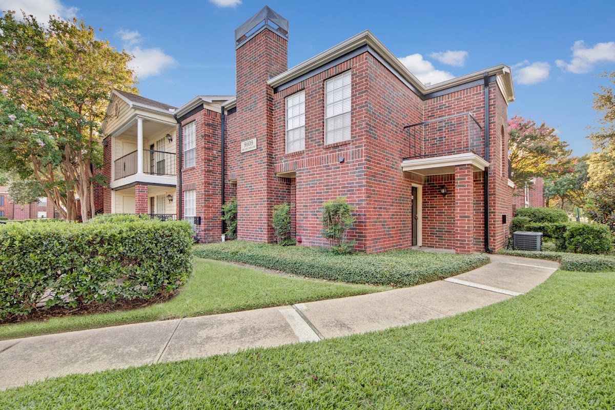 The Oaks at Valley Ranch Apartments apartments in Irving, TX