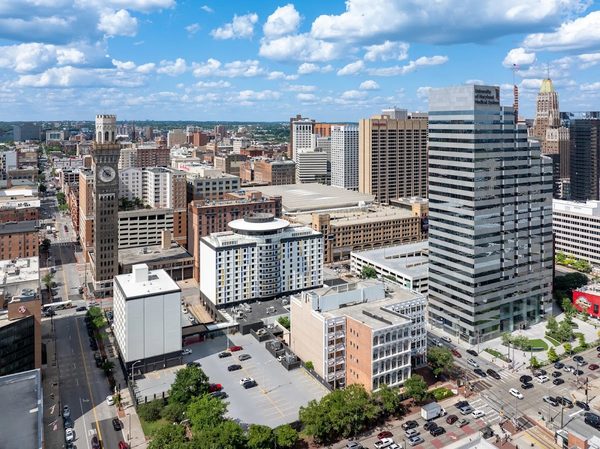 Vision on Lombard apartments
