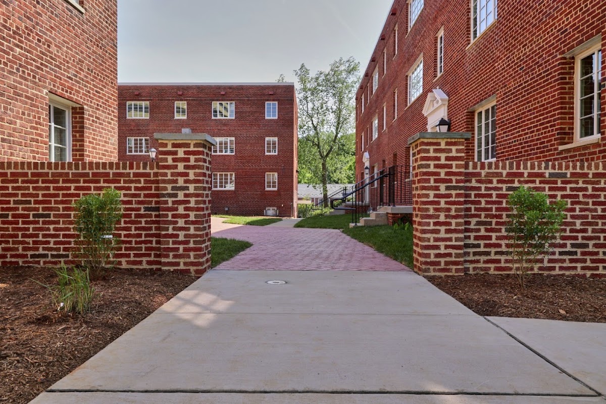 Knightsbridge Apartments apartments in Arlington, VA