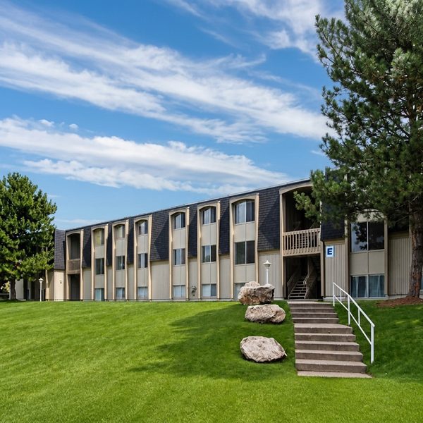 Lake Park Apartments apartments