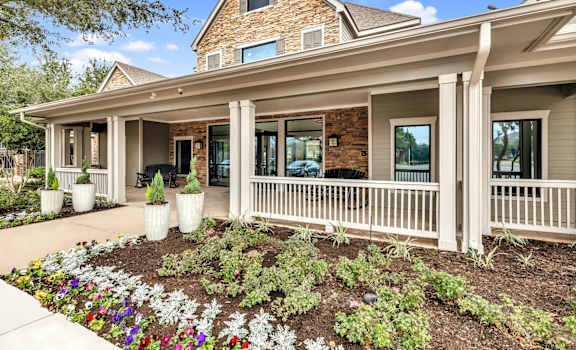 The Lodge at Lakeline Village apartments
