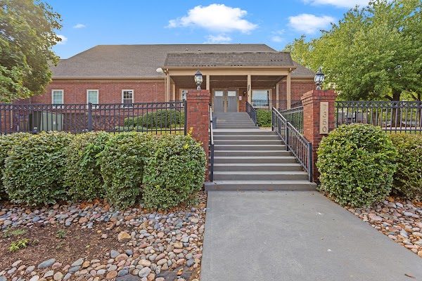 King's Cove Apartments apartments in Merriam, KS