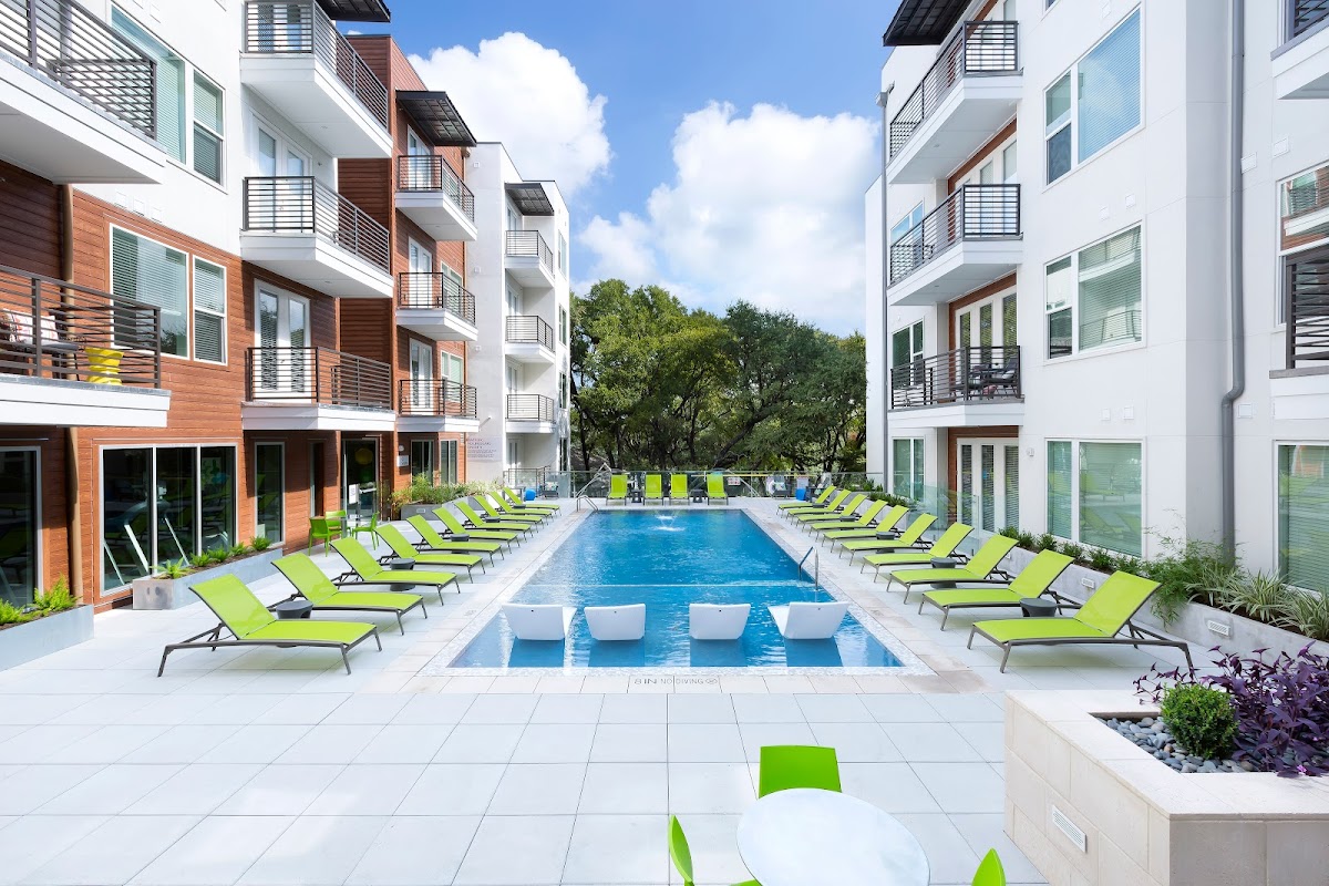 Groves South Lamar apartments in Austin TX