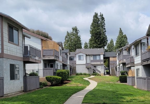 Grand Oaks Apartment Homes apartments