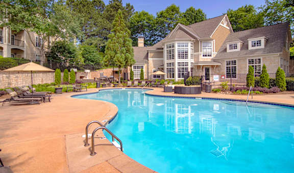 The Ascent at Windward apartments in Alpharetta, GA