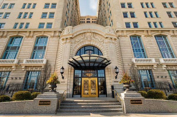 The Belden-Stratford apartments in Chicago, IL