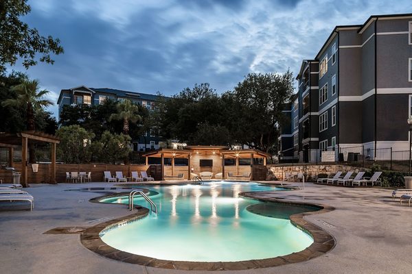 Marquis at Crown Ridge apartments in San Antonio, TX