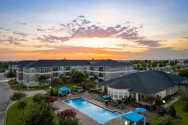 Marquis Rockwall apartments in Rockwall, TX