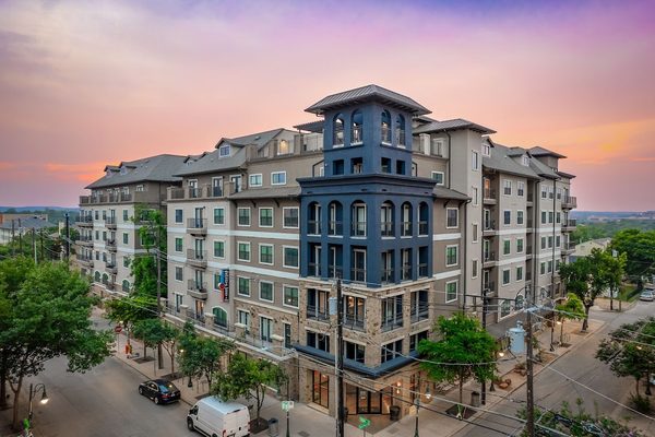 Regents West at 26th apartments in Austin, TX