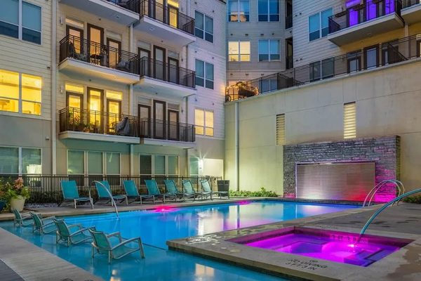 The Marq on West 7th apartments