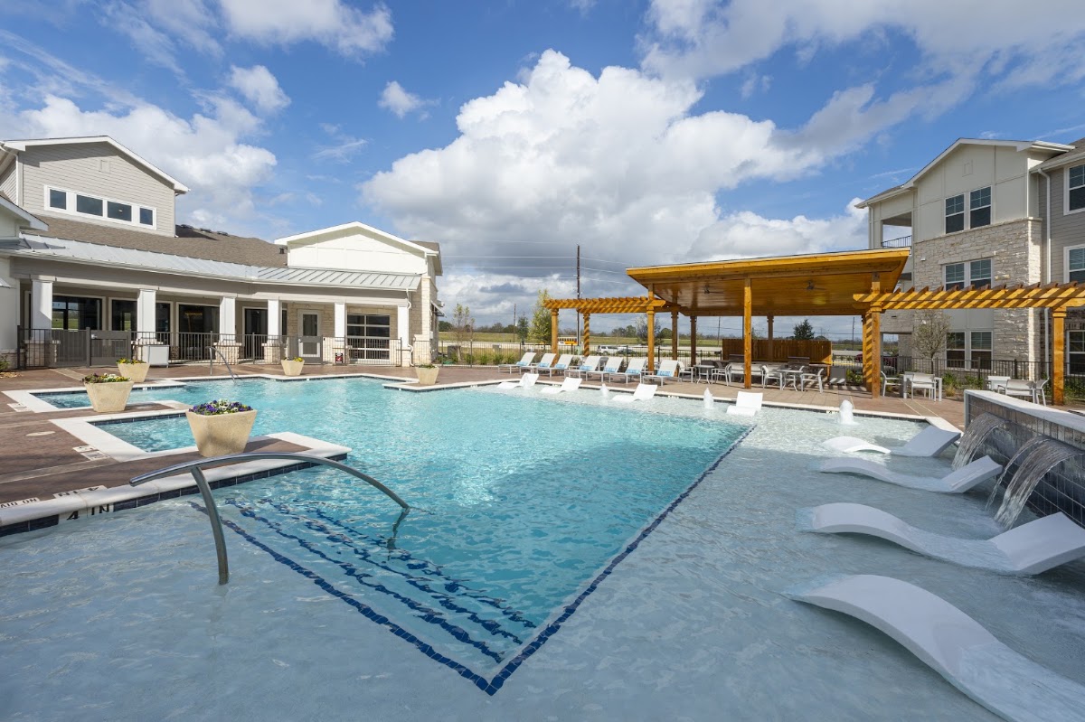 Lakeview at Westpark apartments in Richmond, TX