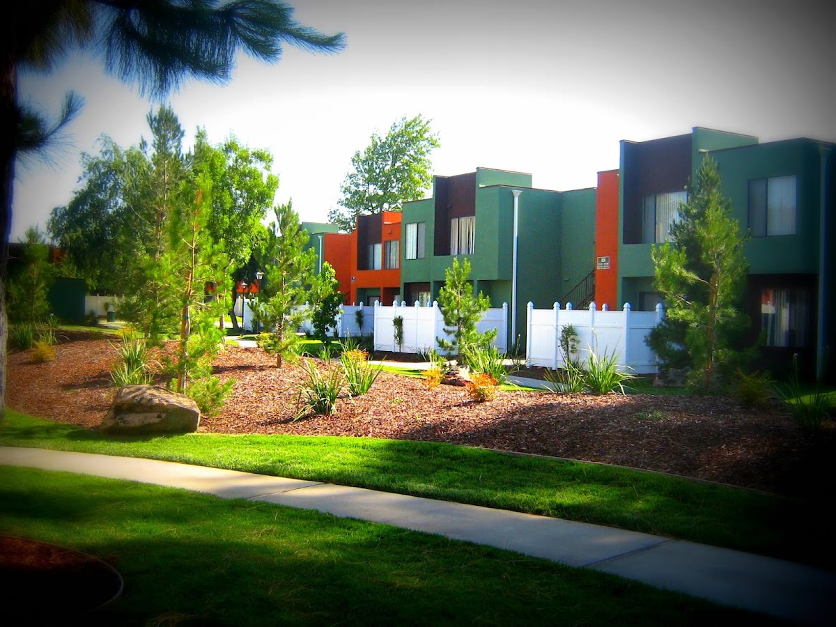 Hunter Place apartments in Fresno, CA