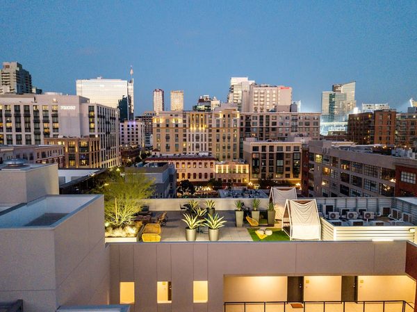 4th+J apartments