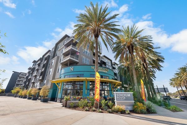 Stadium House Apartments apartments