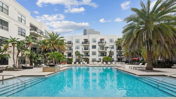 Beacon 430 apartments in St Petersburg, FL