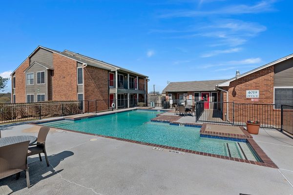 Parkwood Square Estates apartments