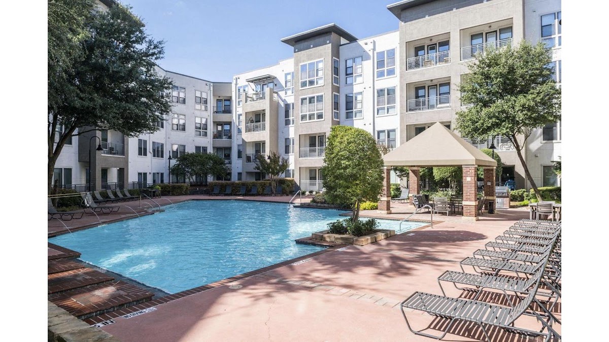Lakeshore Lofts apartments in Irving, TX