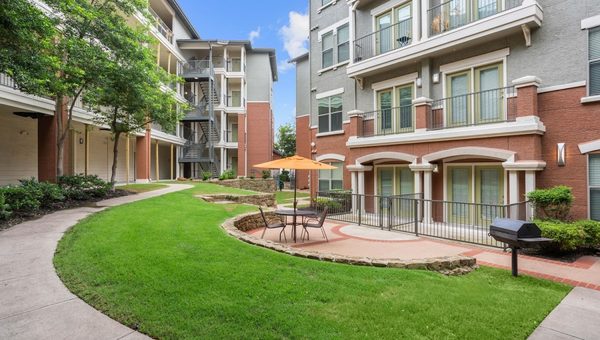 Olympus Las Colinas apartments