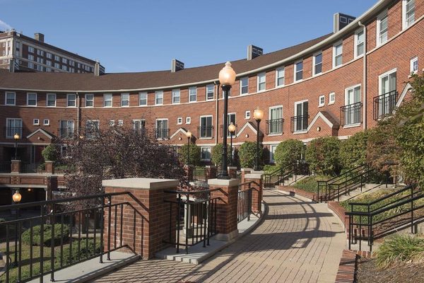 Crescent Centre Apartments & Townhomes apartments