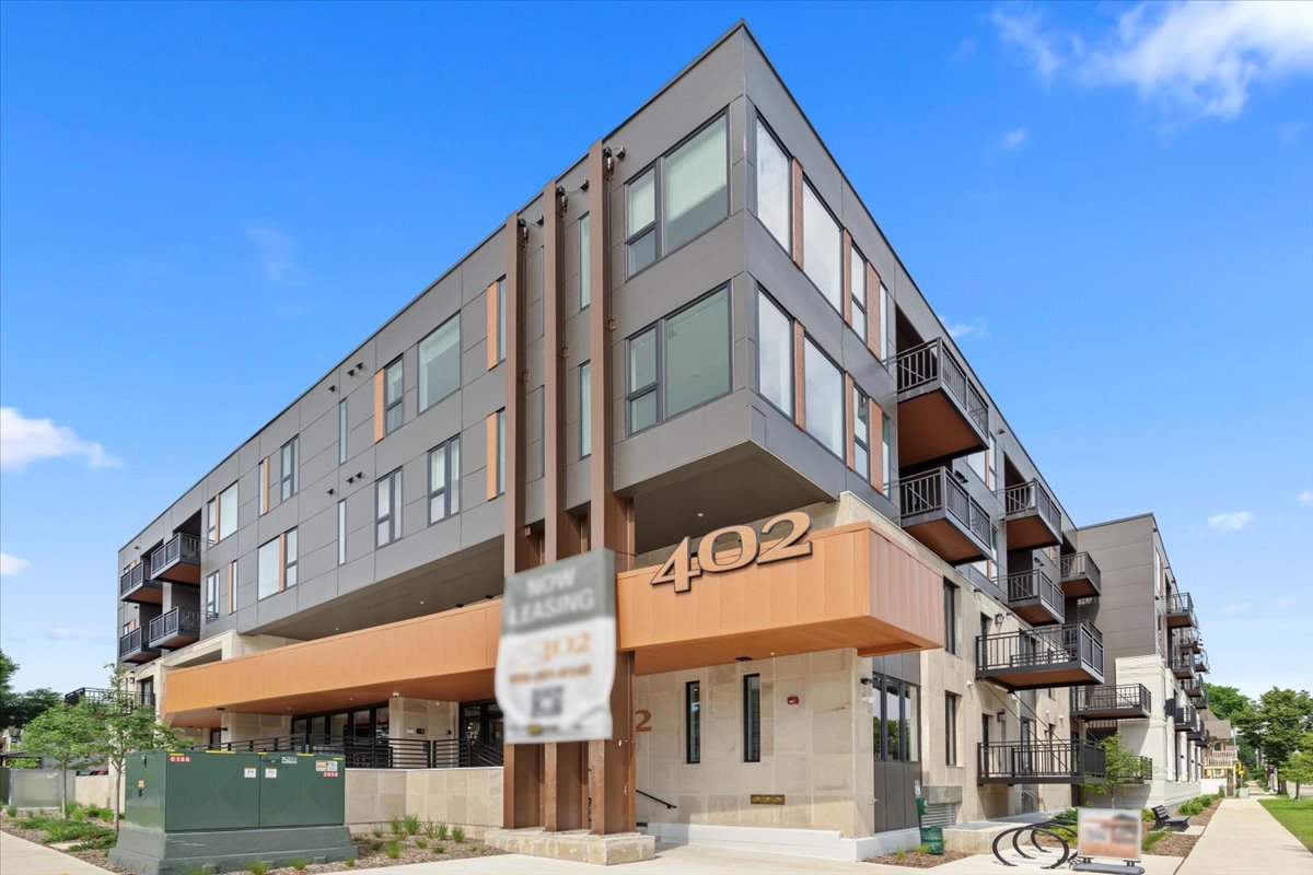 The Flats at 402 apartments in Madison, WI
