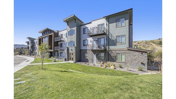 The Preserve at Mesa Creek apartments in Colorado Springs, CO