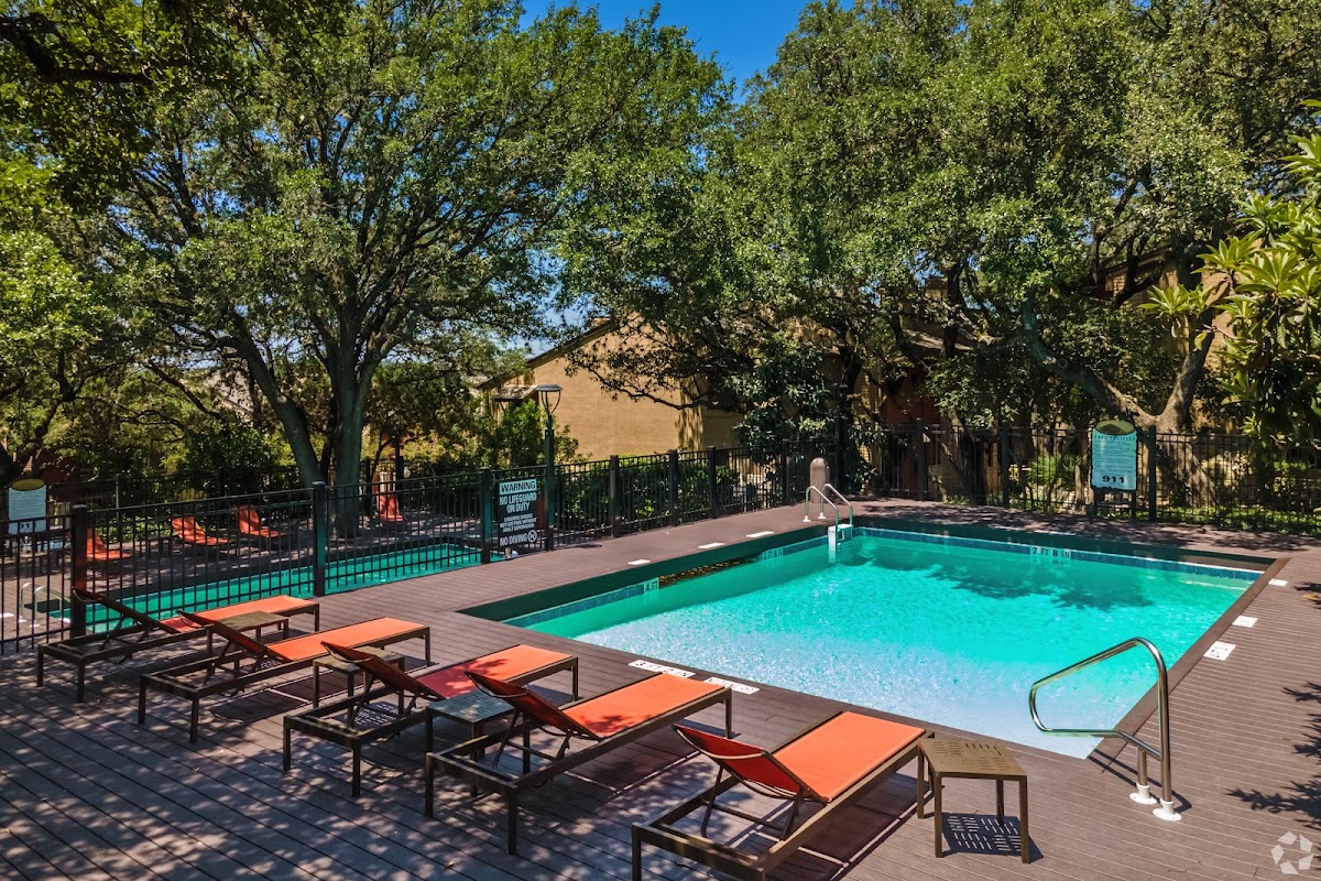 Tramor at the Hills apartments in Austin, TX