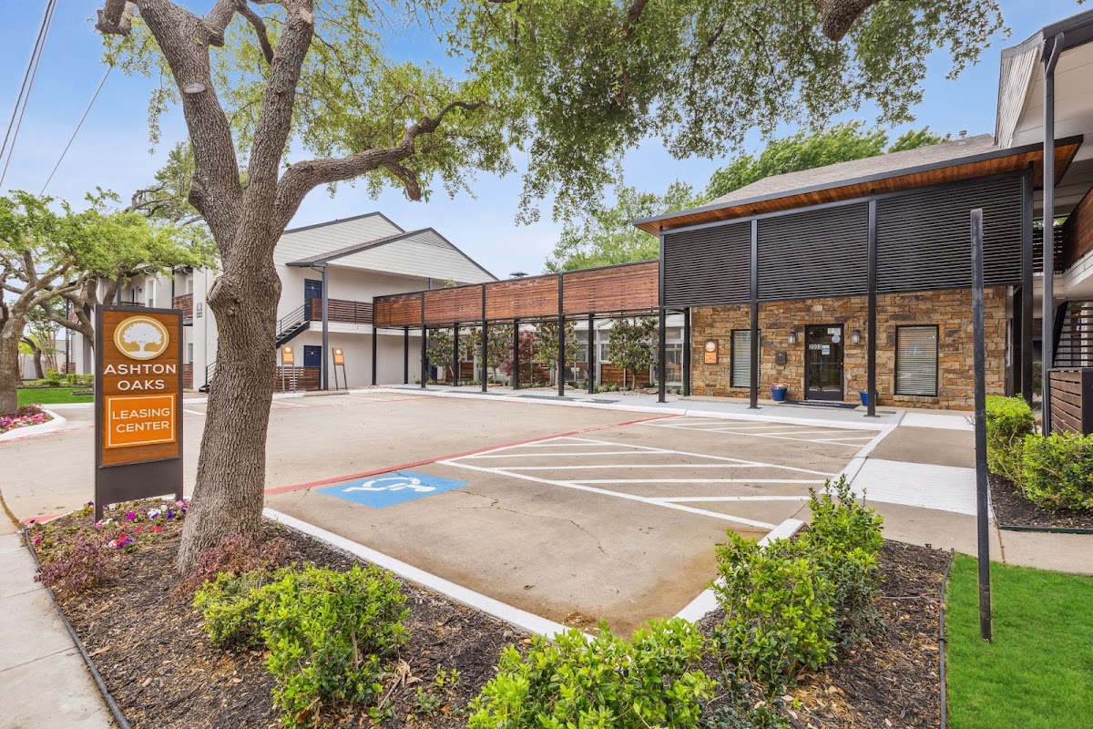 Ashton Oaks apartments in Mckinney, TX