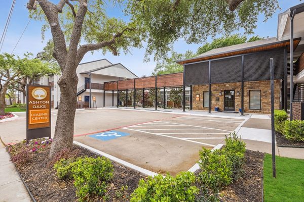 Ashton Oaks apartments in Mckinney, TX