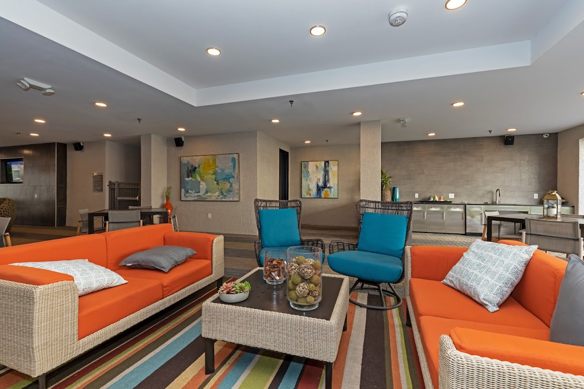 Jewel on Landmark apartments in Dallas, TX