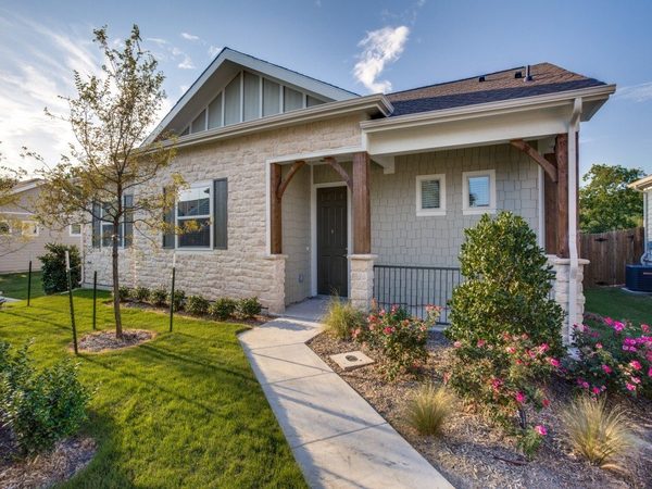 Horizon at Premier apartments in Plano, TX