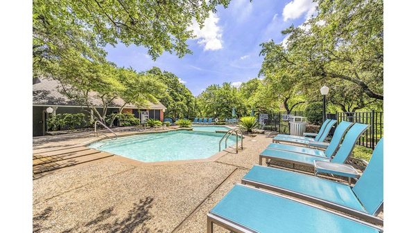 Foxwood apartments in Austin TX