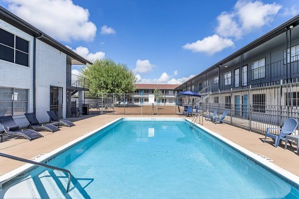 The Monark Apartments apartments in Mcallen, TX