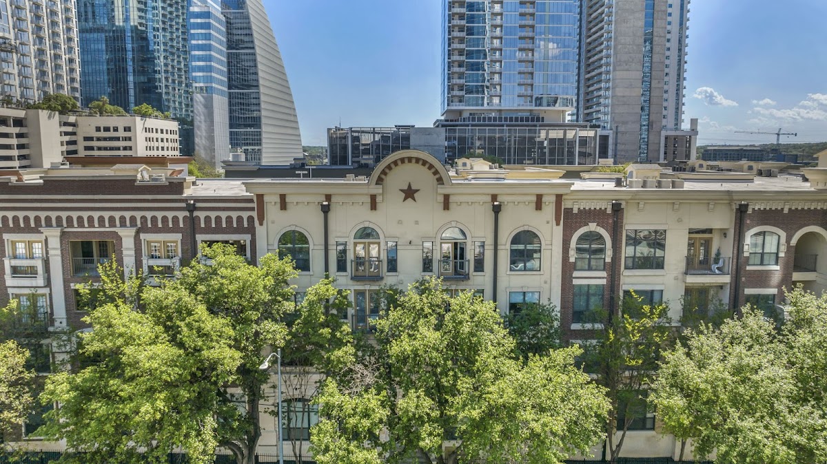 404 Rio Grande apartments in Austin, TX