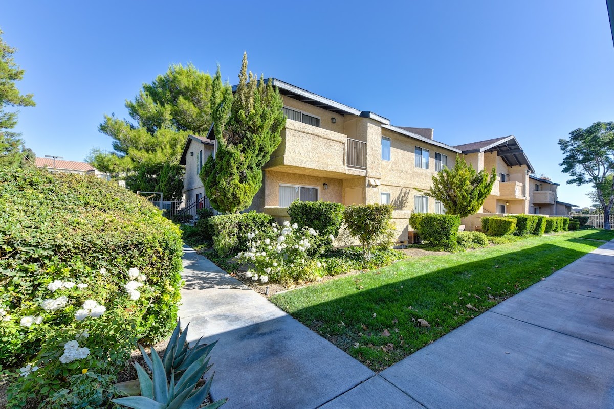 West Park Villas apartments in Lancaster, CA