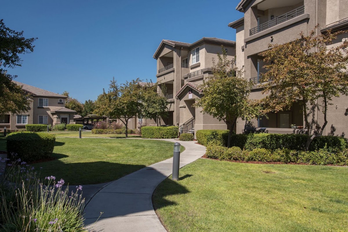 Artisan8282 apartments in Elk Grove, CA