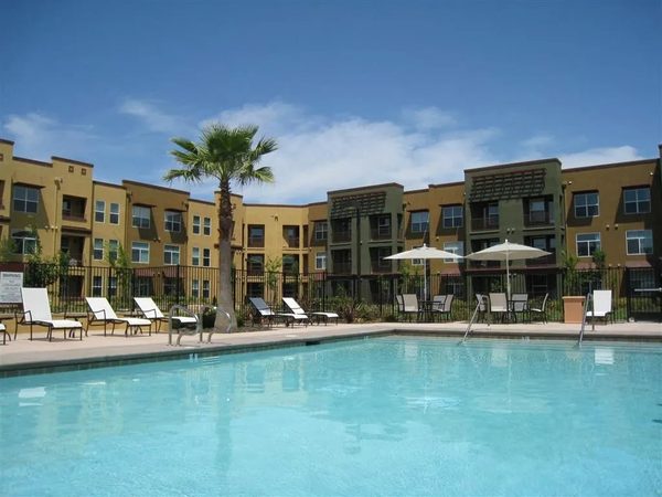 SEASONS AT LAGUNA RIDGE apartments in Elk Grove, CA