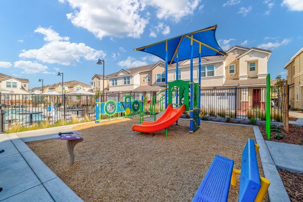 The Terraces at Stanford Ranch II apartments in Rocklin, CA