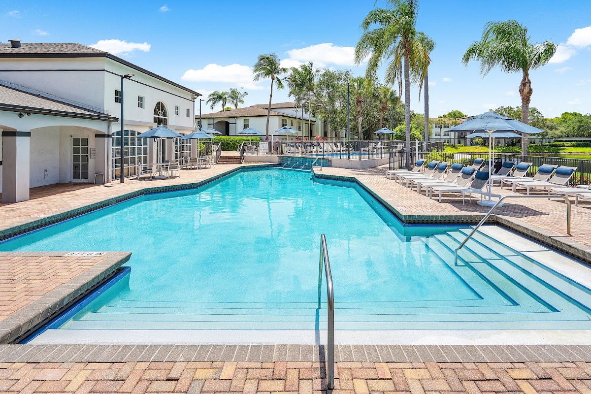 Cortland Pembroke Pines apartments in Pembroke Pines, FL