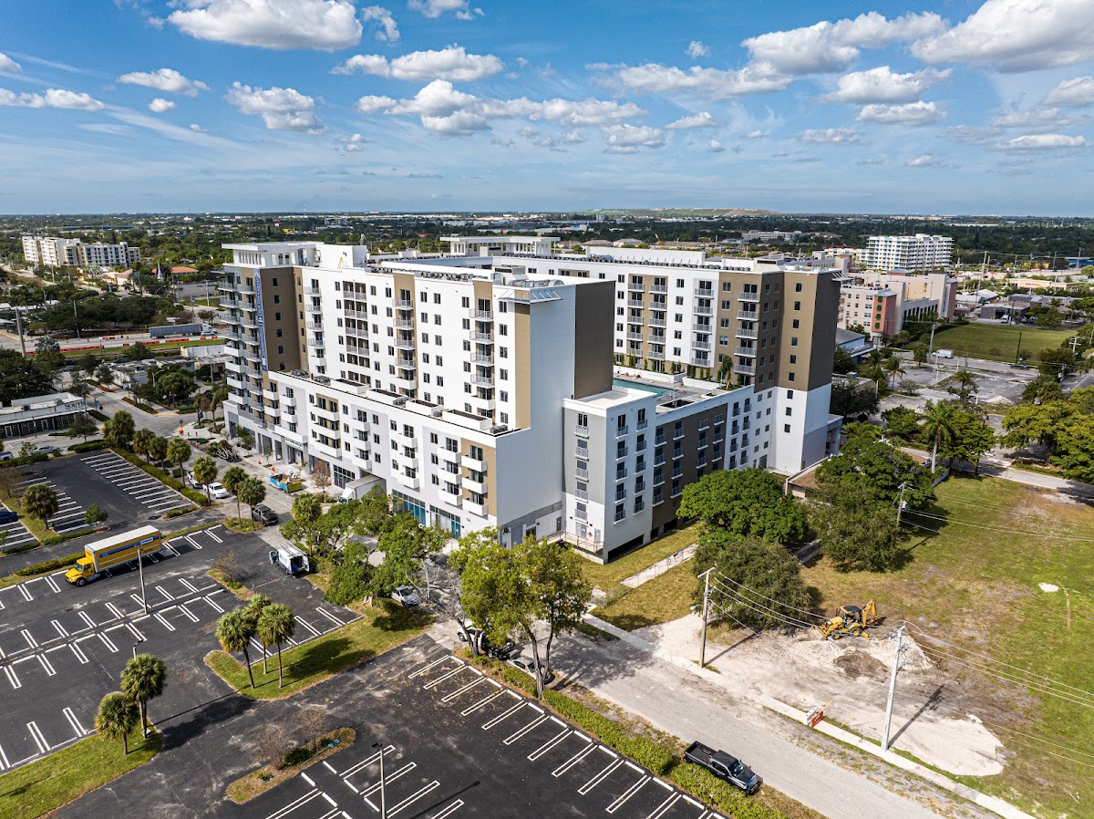 Old Town Square apartments in Pompano Beach, FL