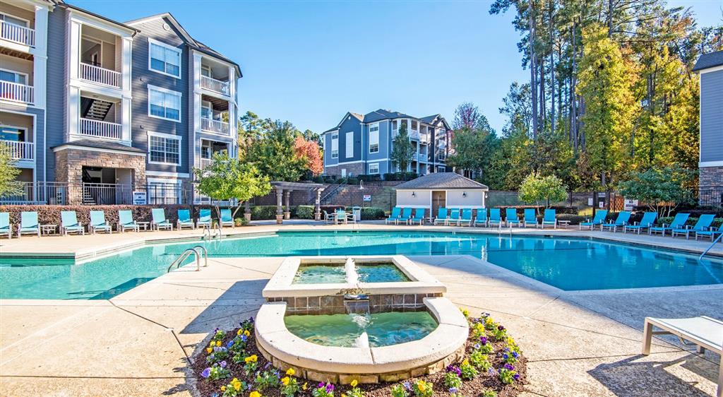 Centerview at Crossroads apartments in Raleigh NC