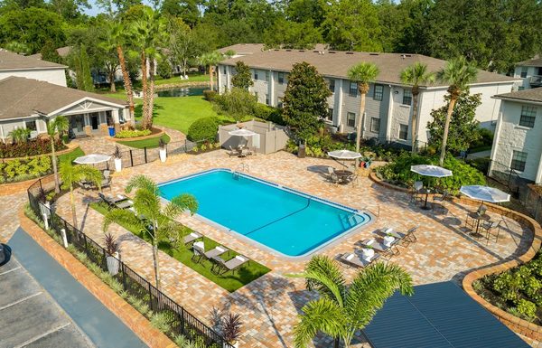Ridgemar Commons apartments