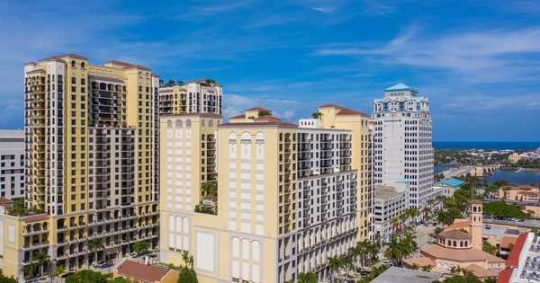 One City Plaza apartments in West Palm Beach, FL