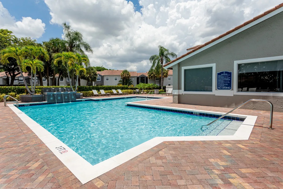Palms of Boca Del Mar apartments in Boca Raton, FL