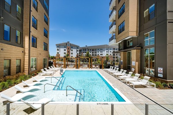 Ashby Twin Lakes apartments in Morrisville NC