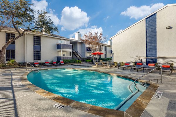 The Ridge on Spring Valley Apartments apartments in Dallas, TX