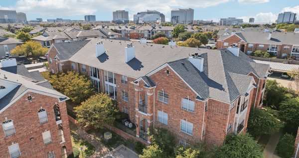 The Saxony apartments in Dallas, TX