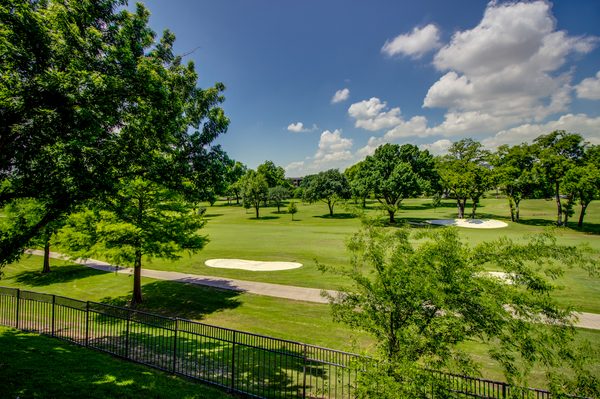Fairways at Prestonwood apartments in Dallas, TX