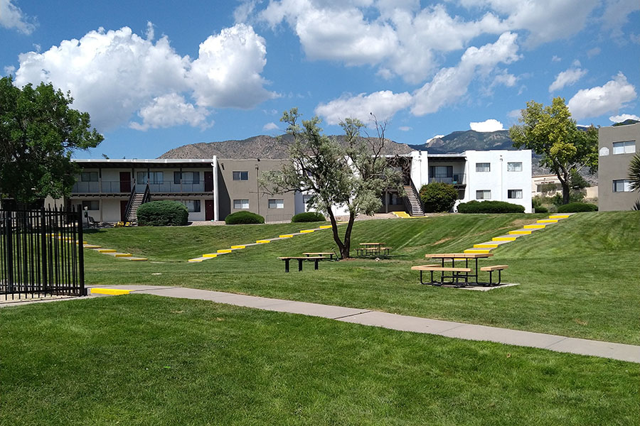 Mountain Vista apartments in Albuquerque, NM