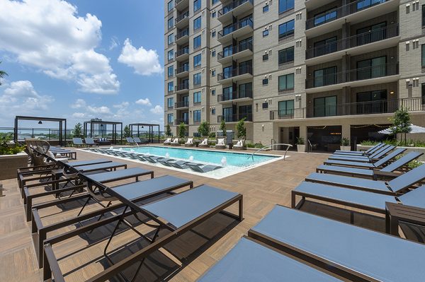 Pearl Rosemont apartments in Houston, TX
