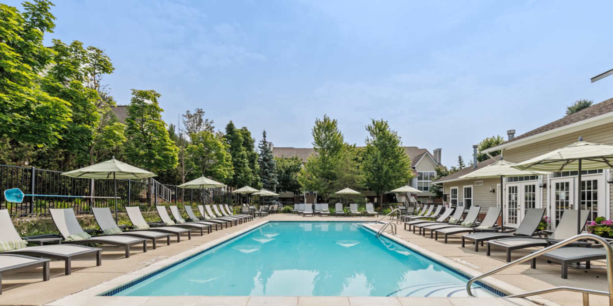 Encore Townhomes apartments in Utica, MI